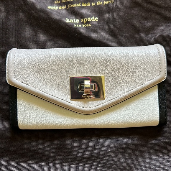 Kate Spade Handbag & Wallet - Picture 2 of 8